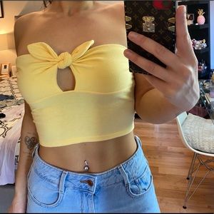 Strapless Yellow Crop-Top 🌼